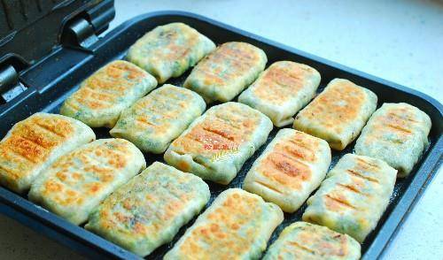 煎饼|孩子早餐不吃饭，就做这个，薄皮大馅，好吃营养，5分钟一大锅