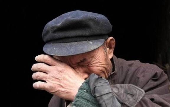 家长|年轻时只顾自己“生二胎”，不顾孩子感受，晚年自食恶果欲哭无泪