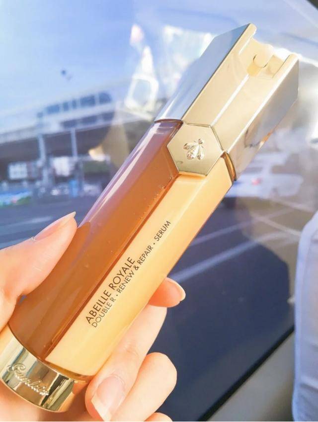 玉集|非常有效的美白抗衰老精华素推荐，有效补水锁水肌肤瞬间水润细致