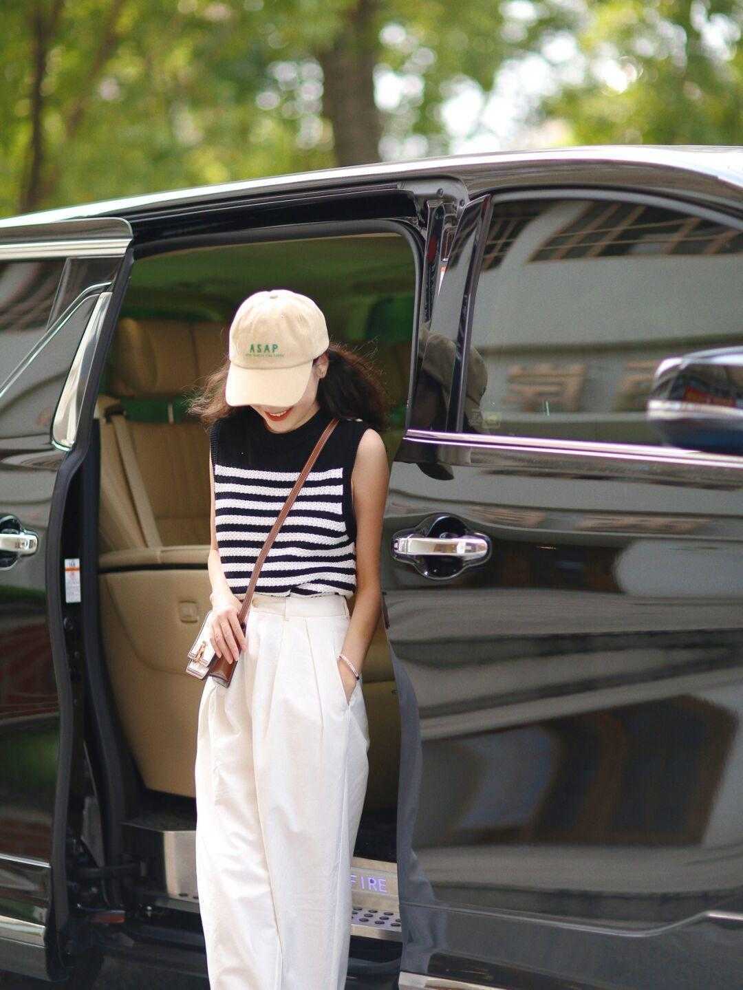 条纹|早秋，“阔腿裤”的高级穿法是这样的，搭配衬衫利落又时髦