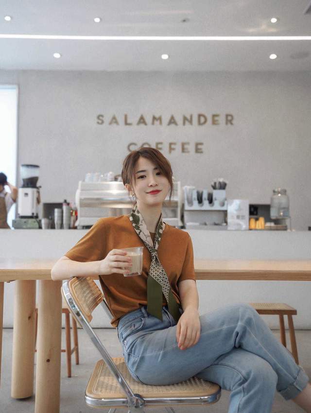 颜色|秋天想穿出高级感,这几种搭配颜色方法得学会,能让你又飒又美