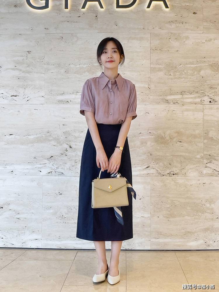 职场|见过大场面的女人，早秋第1件衣服首选“衬衫”，知性优雅又高级