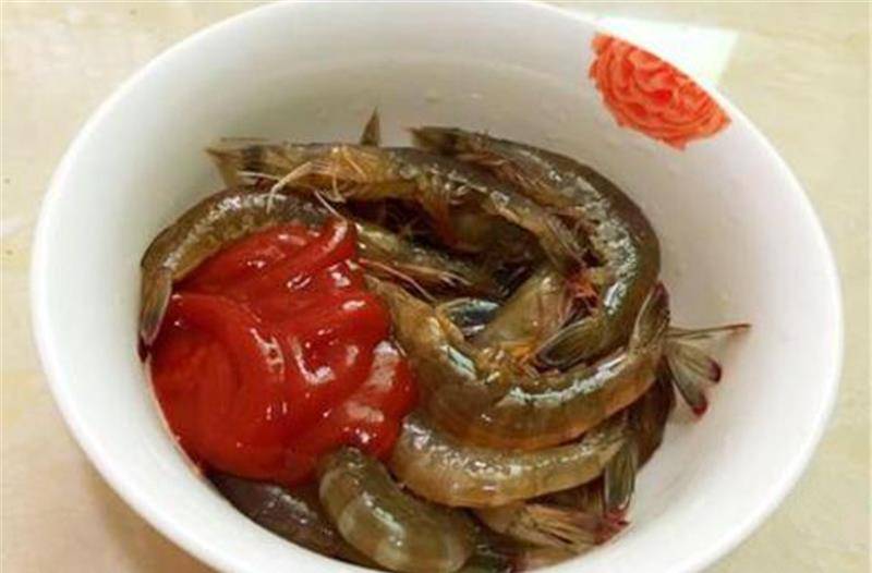 做法|番茄虾这样做，酸甜浓郁，鲜嫩美味，小孩点名要吃