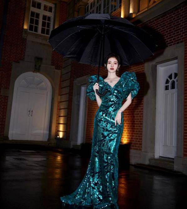 鞠婧祎|适合复古风的女星:阚清子直接出教程,鞠婧祎倪妮都有出圈图