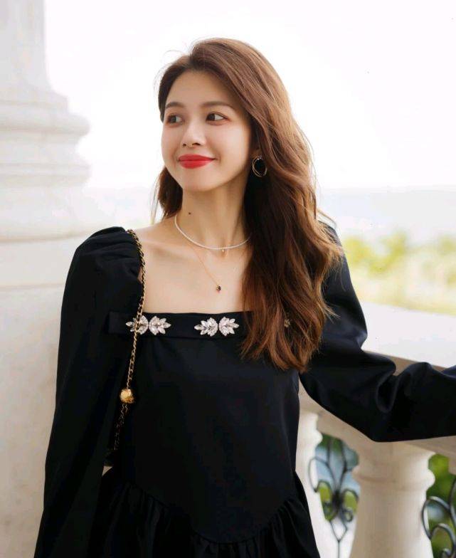 显得|可以做可盐可甜的女人,但要学会穿搭,轻松成为别人眼中的女神