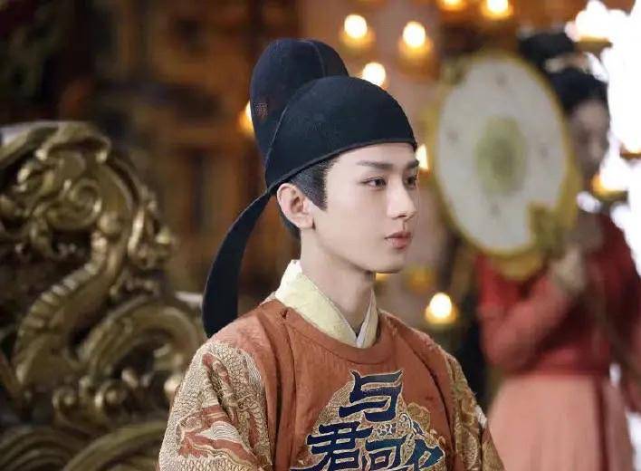 情节|上线首日收视第一，热度超《荣耀》，湖南台又抽中王炸了？