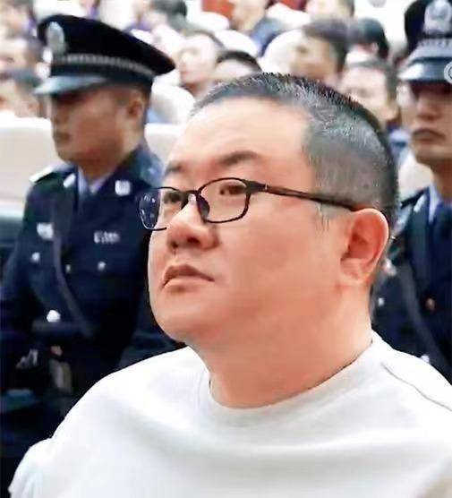 《扫黑风暴》中的原型徐英子在真实的孙小果案中遭遇更为凄惨,孙小果