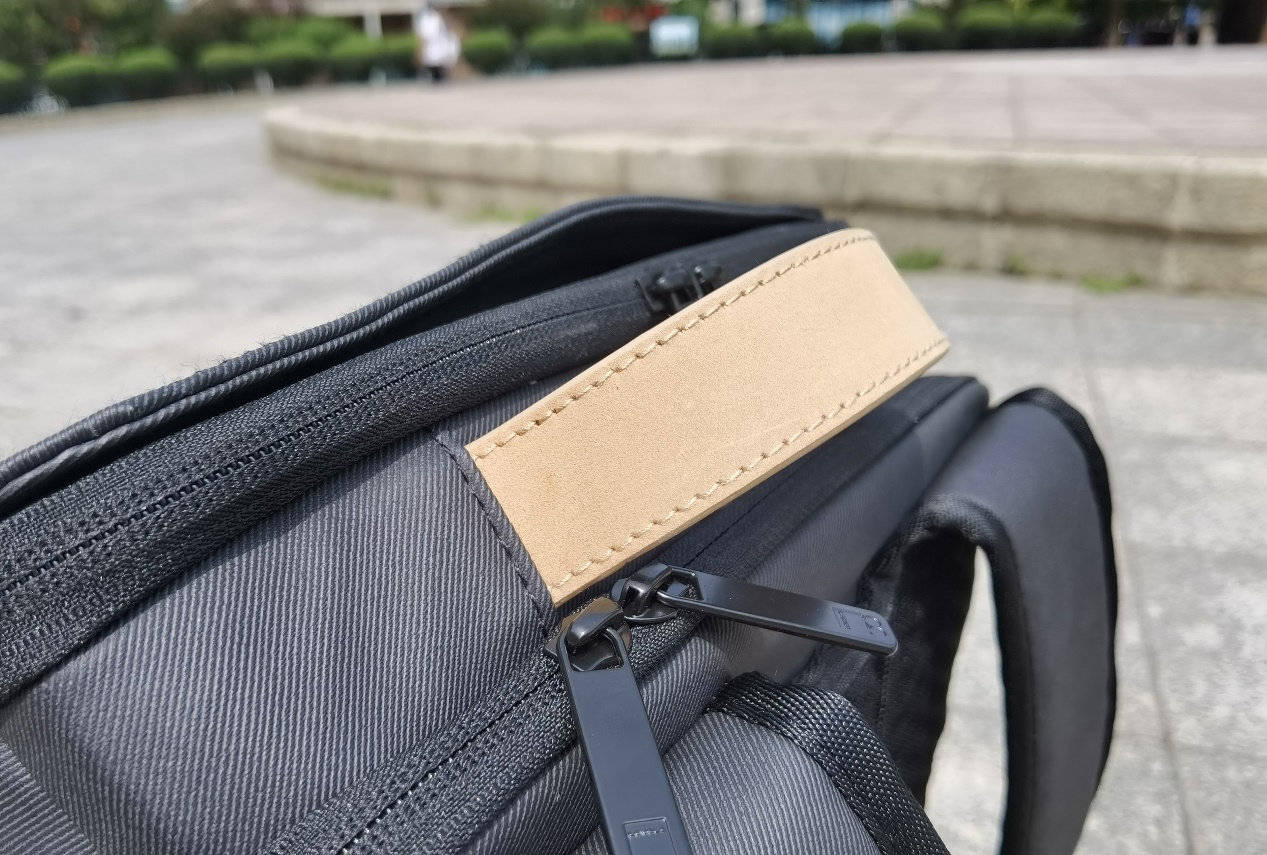 设计|简约立体的都市背包，办公通勤的零感体验！