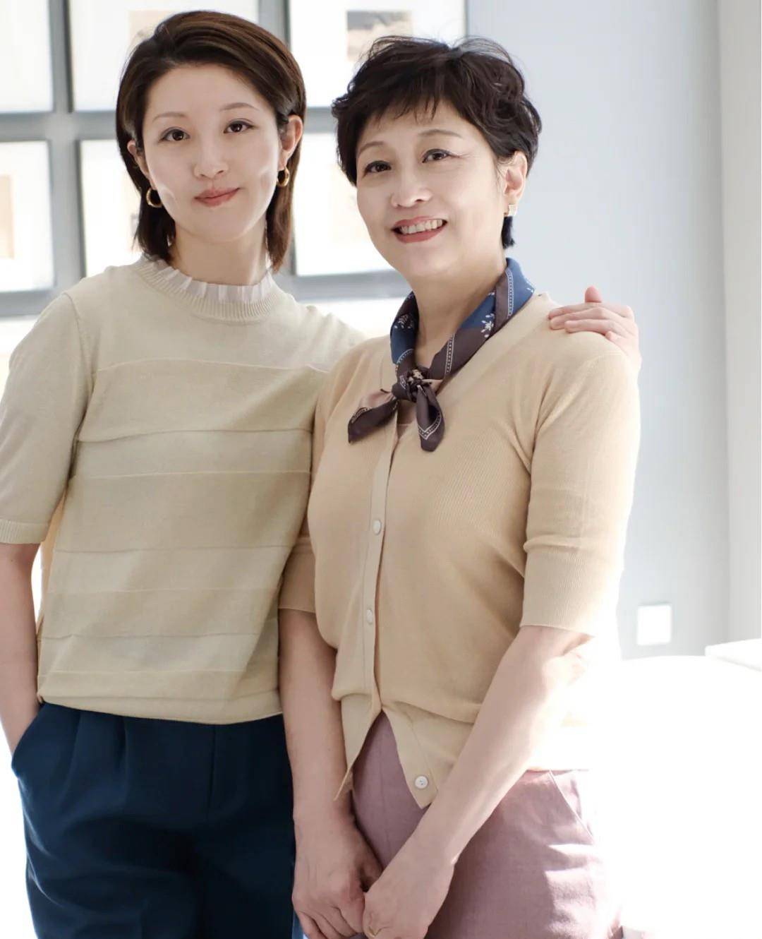 体重|身高158、体重60kg,这位小个子微胖妈妈真会穿,显瘦又气质优雅