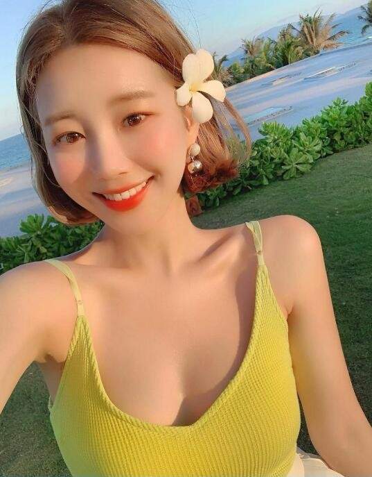 女生|时尚博主Vivamoon轻松解锁甜少女风 适合小个子的甜美穿搭