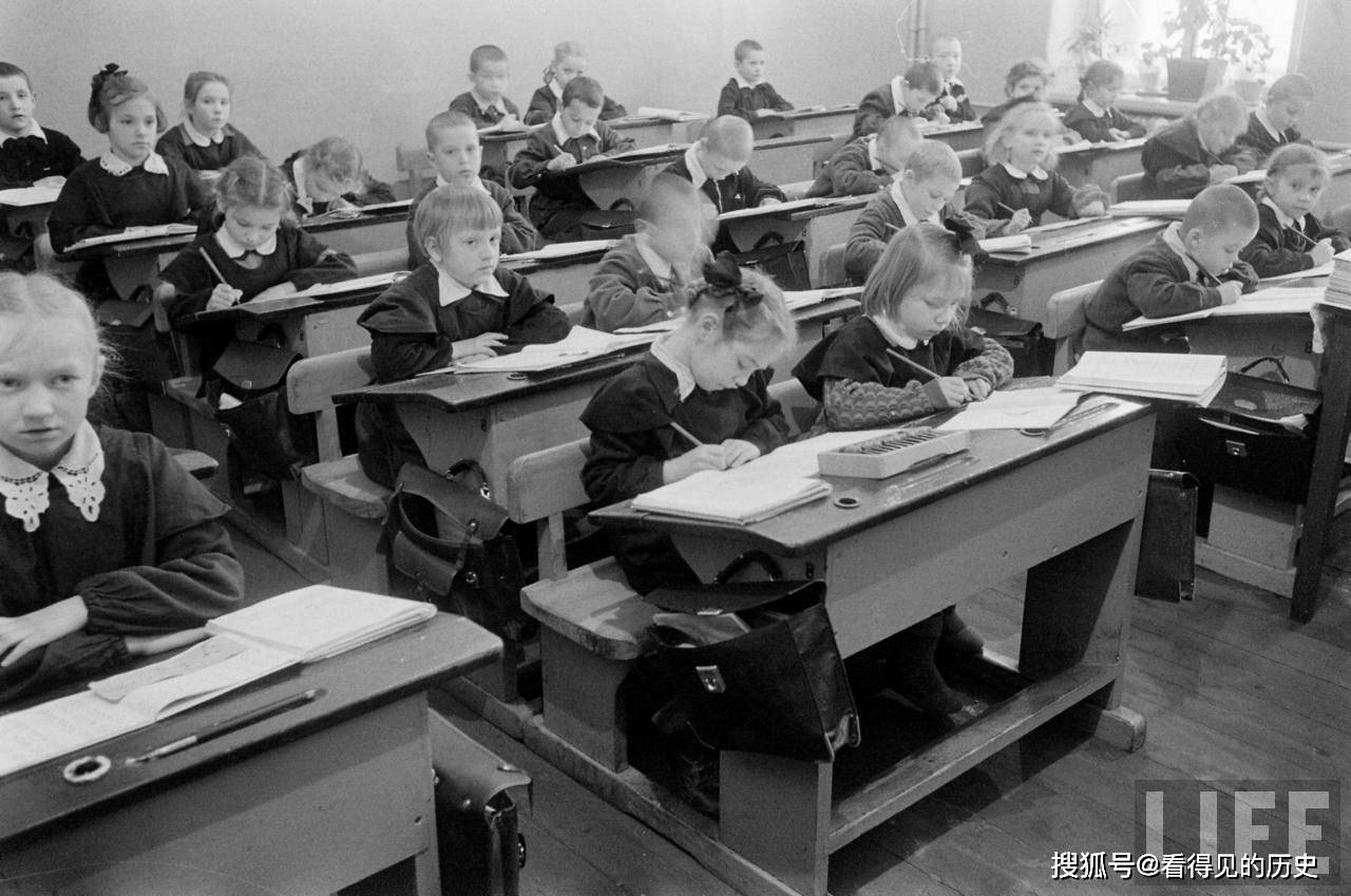 50年代苏联老照片 莫斯科的小学生 学习条件挺不错