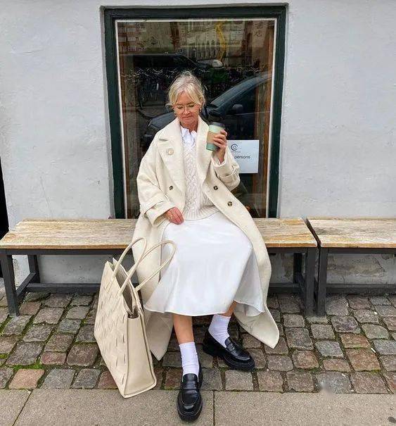 黑色|今年的乐福鞋，配双袜子才时髦