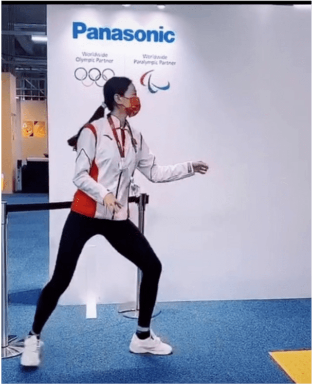 马尾|冠军孙一文真悠闲!条纹衫都能穿出高级感,自带巨星气场真该大火!