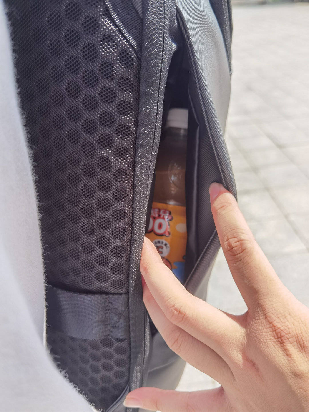 设计|简约立体的都市背包，办公通勤的零感体验！