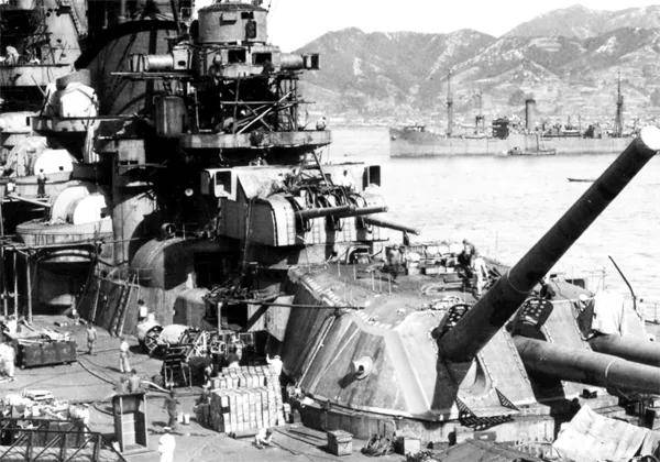 大和流弓道大系圖　大和流射法指南陰卷乾　大和流射法指南陰卷坤 图解大和级战列舰副炮：发射速度命中精度无可挑剔，还可对空射击