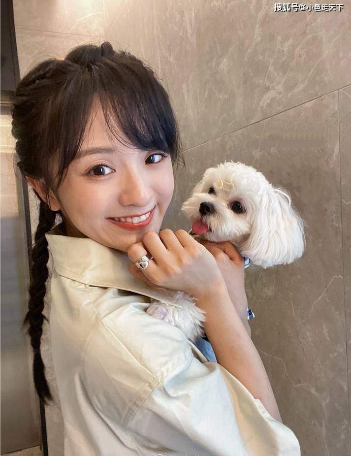 白色|厉嘉琪白色连衣裙甜美写真