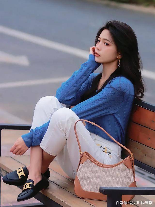 姐妹|今年初秋流行穿“小黑鞋”！不仅百搭好看，还很时髦