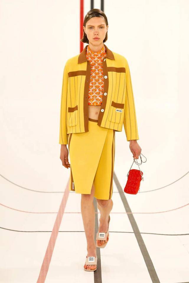 元素|拒绝黑白灰!今年秋冬流行色彩大盘点,让你快速走在时尚前沿