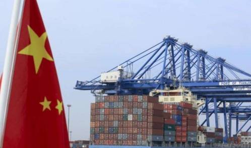 特产|美国小伙到河南旅游,回国时背着20斤特产,机场安检员开怀大笑