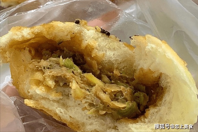 白菜|武汉人爱吃的传统早餐，2元1个出锅就抢光，当地人都是一袋袋买