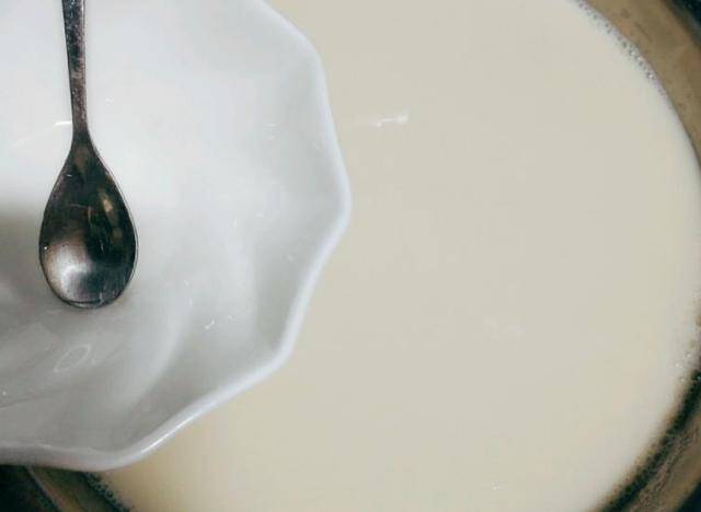 做法|豆腐脑的做法简单，不用卤水和石膏，做出来好吃又健康，成本低