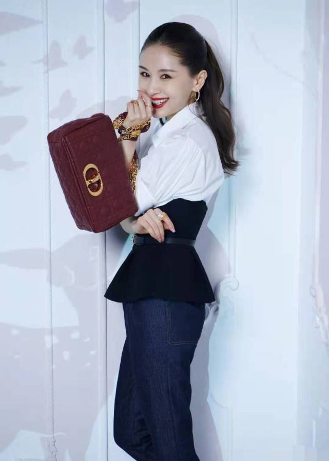 身材|王子文变化有点大，长马尾女人味十足，气场强大，恋爱中的女人果然不一样