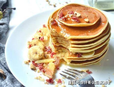 煎饼|睡前拌一碗面糊，早上起床花5分钟煎一下，又松软又香甜，好早餐