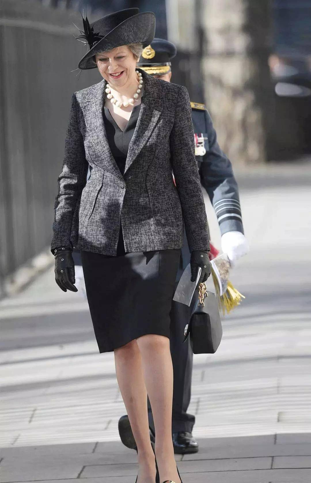 Bennett|穿着豹纹当首相，就算60岁也要画最美的妆，穿最美的衣服