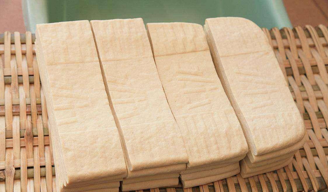 什么|豆腐新做法:懒人必学的营养早餐,2分钟就出锅,吃着比肉还香!