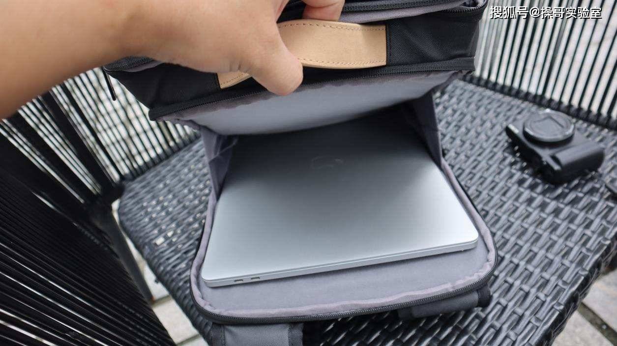 收纳|商务旅行休闲百搭,梦想背包非它莫属!地平线8号零感背包开箱实测