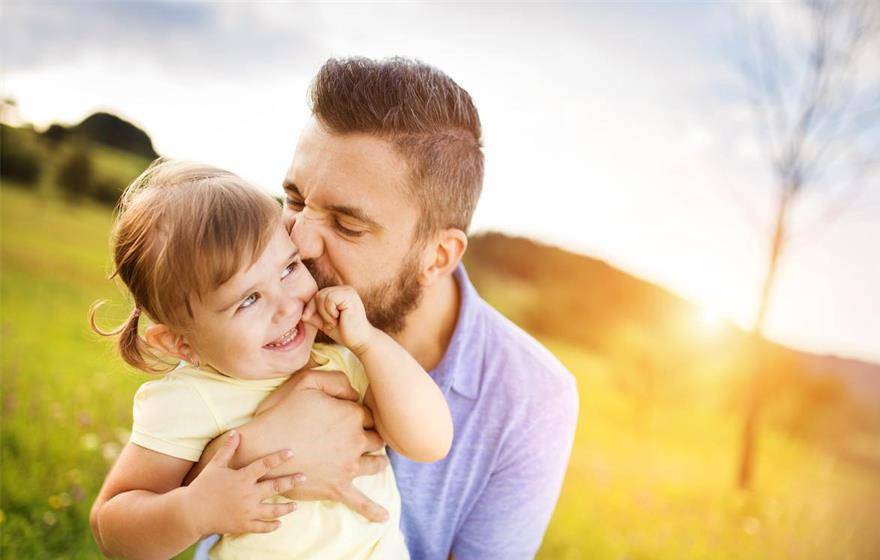 怎么教育孩子哭闹 bb20cd8a7b094ff2afc5c3371e6f2b54.jpeg