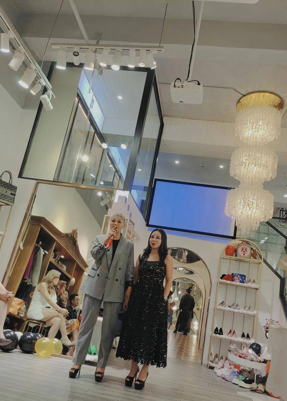 股东|尊享时装盛宴,共赴时尚秘境——打造专属你的气场