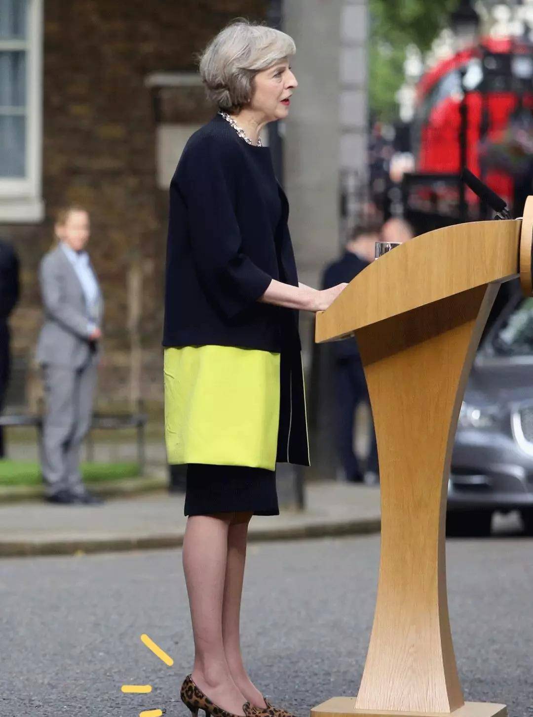 Bennett|穿着豹纹当首相，就算60岁也要画最美的妆，穿最美的衣服