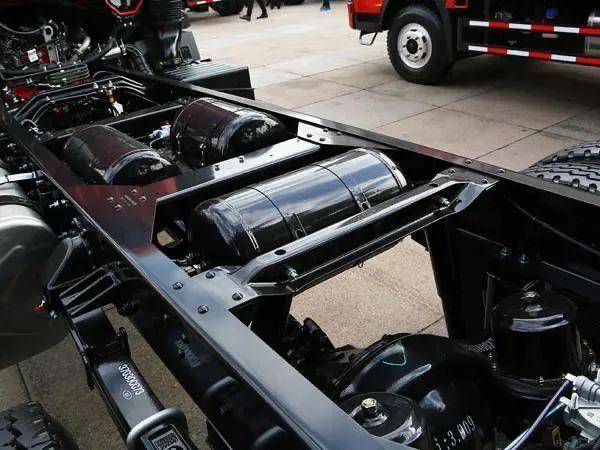 货车的大梁上为何要钻那么多的孔这些孔有哪些作用