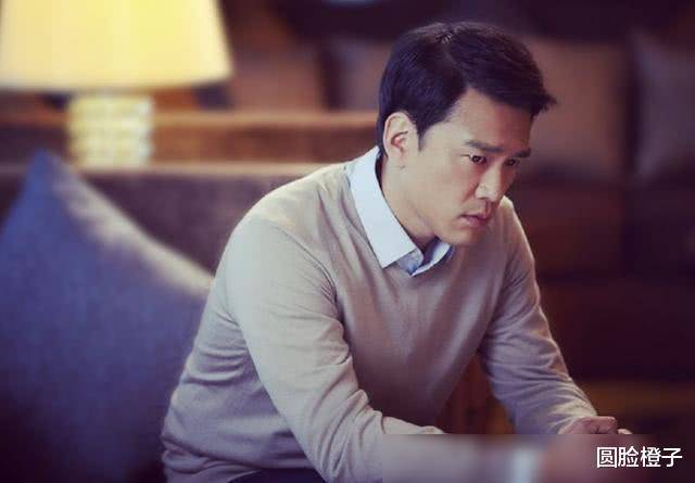 单眼皮|别再吹浓眉大眼了！这5位男演员告诉你，眼睛小一样可以帅气逼人