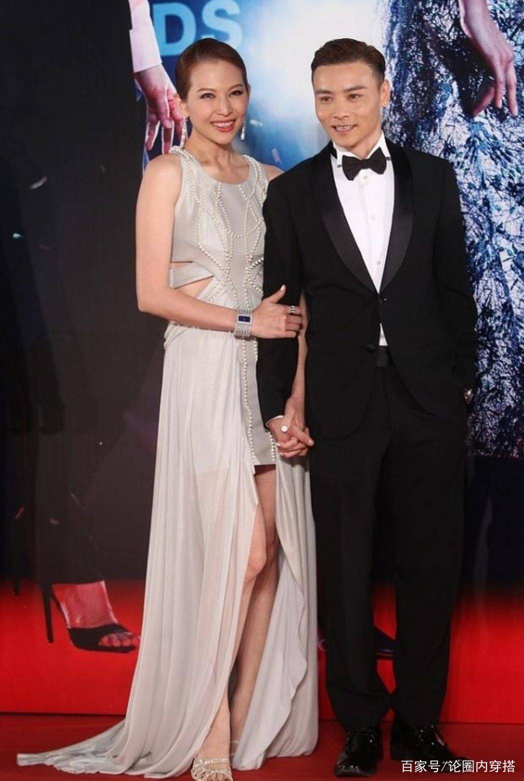 蔡少芬|蔡少芬身材绝了,走红毯穿无袖礼服亮相,大秀美腿与姣好身材