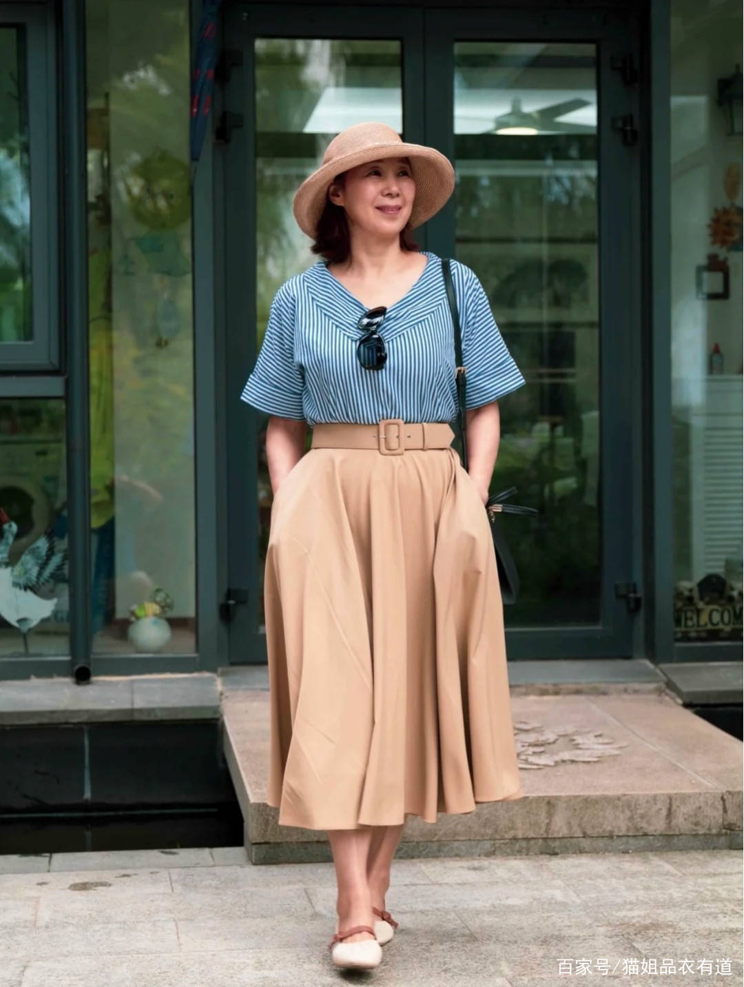 黑色|优雅与年龄无关，这位65岁的博主用“4件裙装”玩转时髦，太会穿