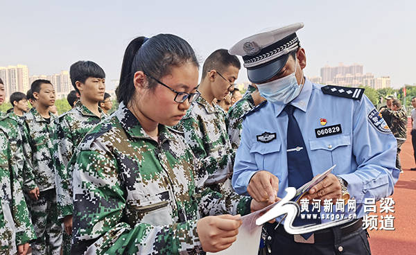 吕梁|“开学第一课”文水交警在行动