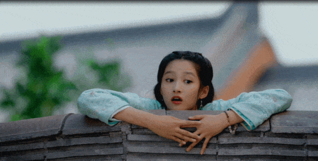 黑色|关晓彤这裤子也太紧了吧，真不知道怎么塞得下，看着都勒得慌？