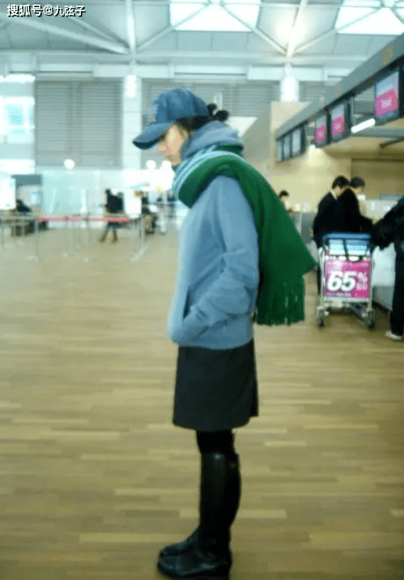 父母|插足名导婚姻，以“洗头妹”一跃封后，戏红人不红小宋佳