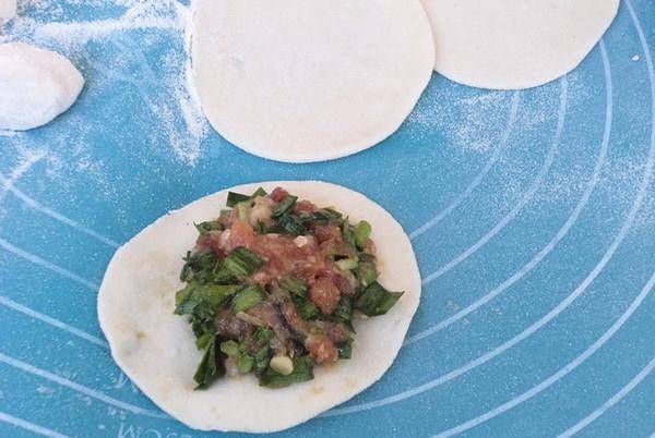 人体|1块猪肉,1把韭菜,制成懒人早餐,酥脆鲜香,一口一个真过瘾