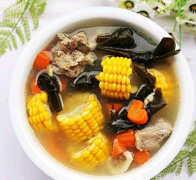 天气|#花10分钟,做一道菜!#玉米海带筒骨汤