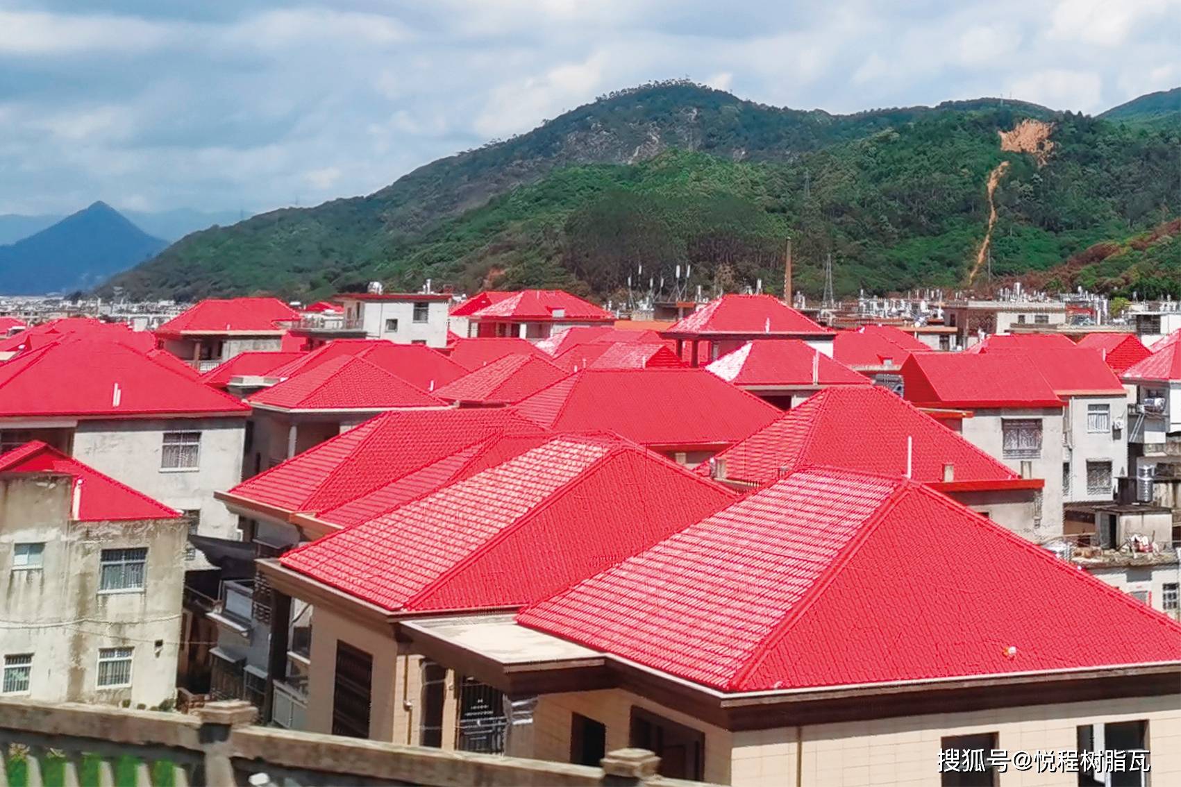 树脂瓦在环保屋面瓦材料中具备哪些优势?