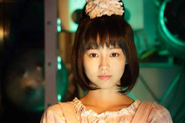 石动美空在平时是没有任何战斗力的,但是在被火星女王夺舍后,就连e总