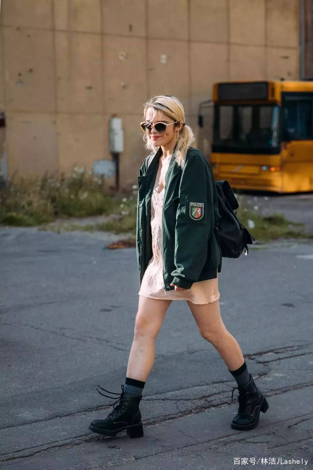 身材|扒完女明星的穿搭,工装风在2021初秋竟然最受宠,分分钟帅翻你