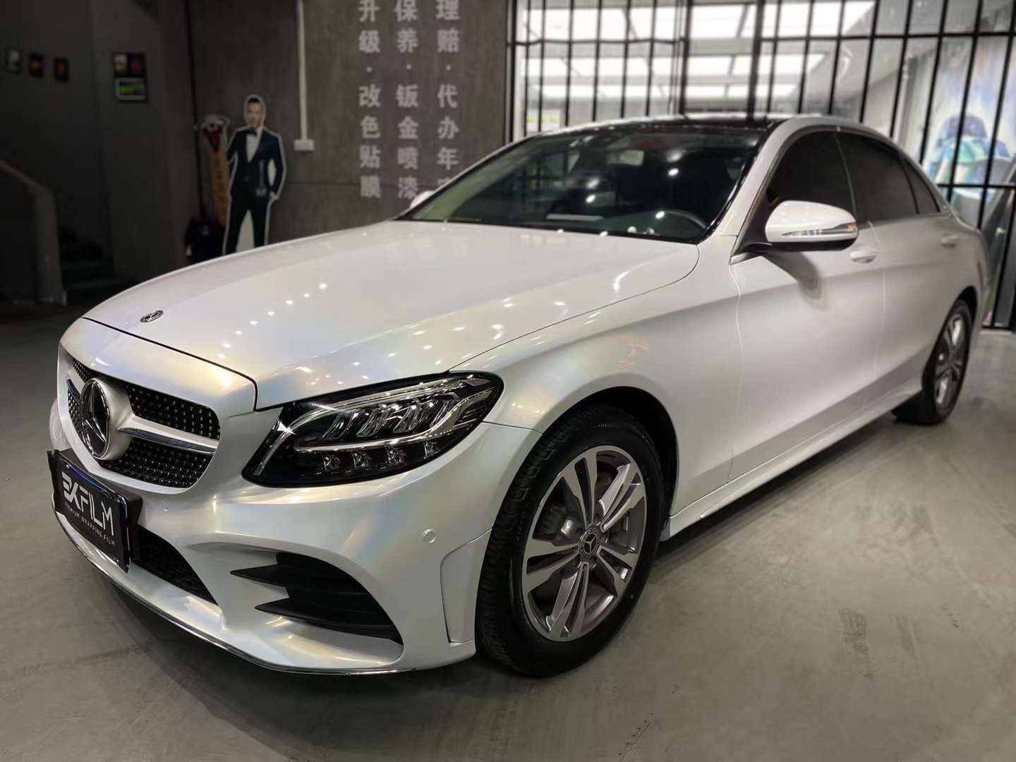 奔驰c汽车贴膜ekfilmek改色膜钻石镭射白