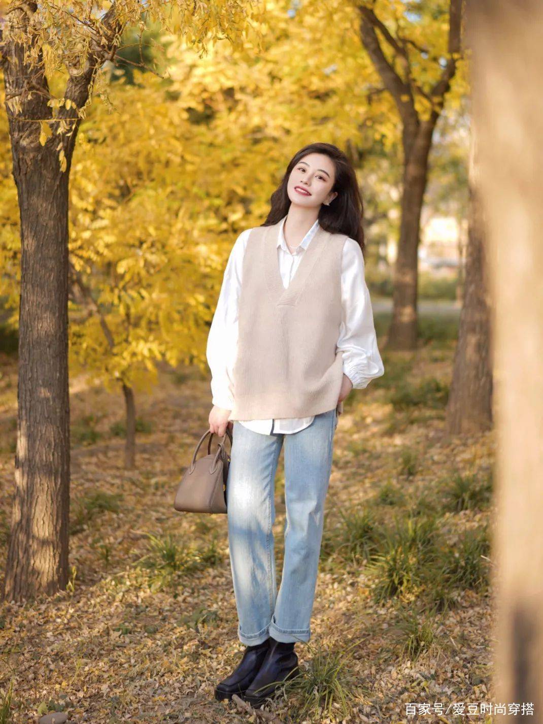 西装|针织衫+奶奶裤，牛仔外套+奶奶裤，今秋流行这么穿