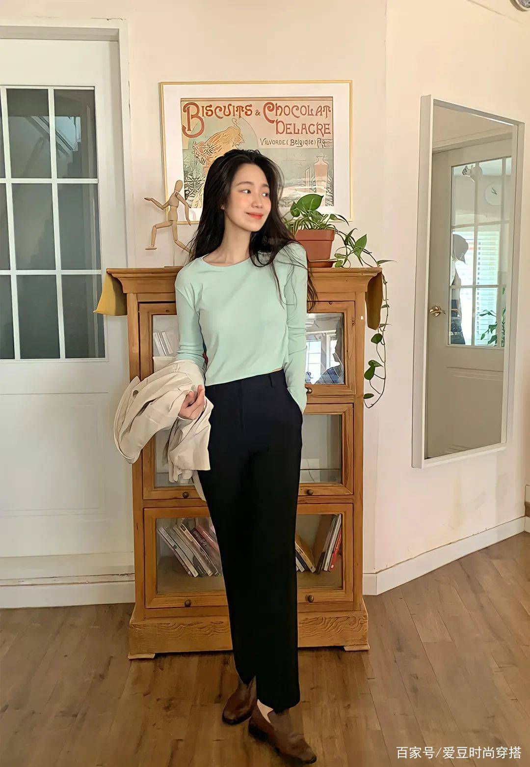 西装|针织衫+奶奶裤，牛仔外套+奶奶裤，今秋流行这么穿