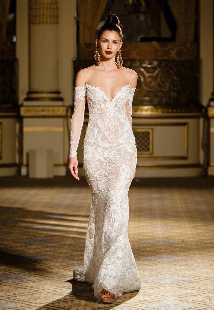 高定|Berta高定婚纱礼服T台秀场，永恒不变的浪漫情怀，戏剧感唯美华服