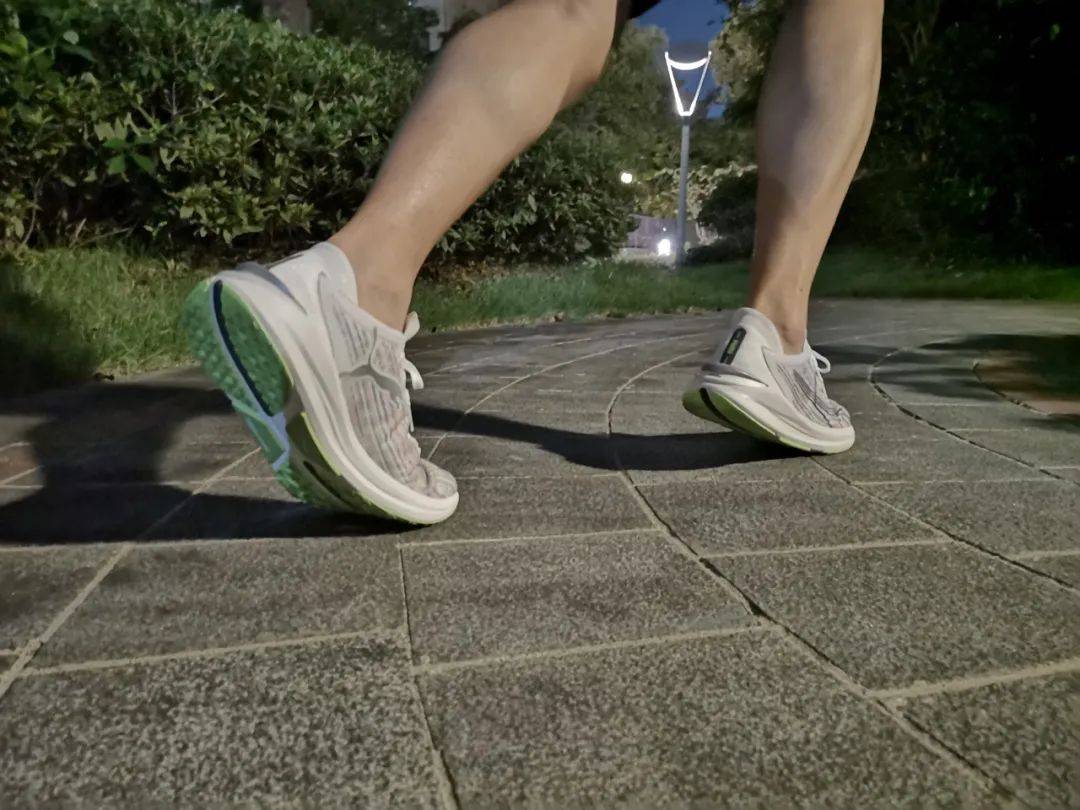 矩阵|至轻、至快、至美：这双跑鞋，让你爱上跑步